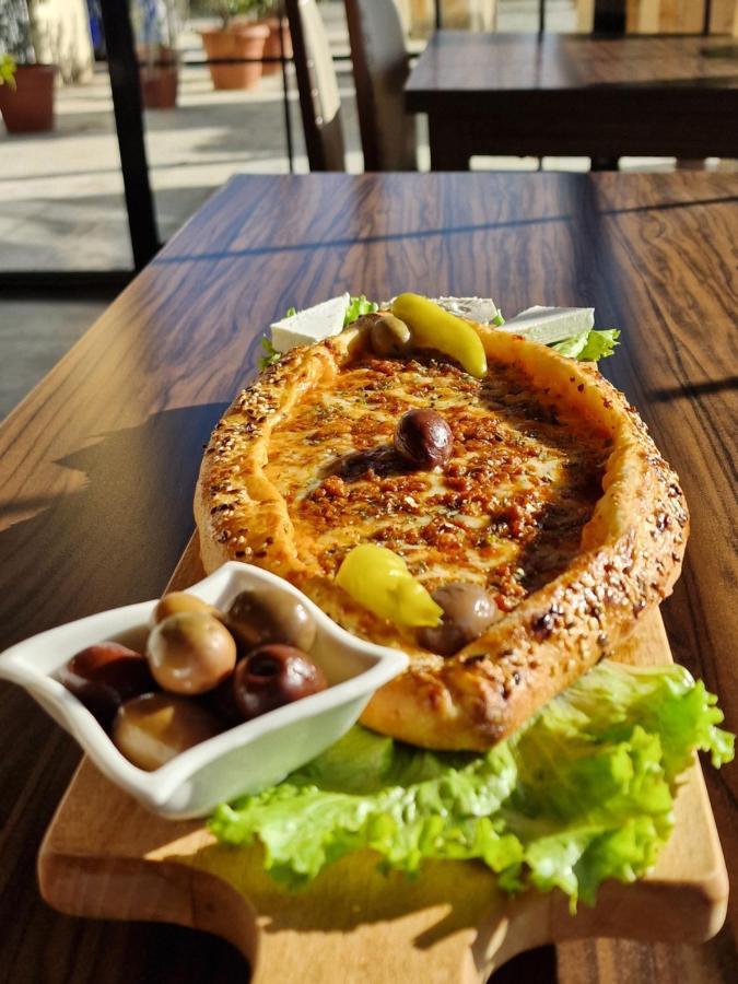 טטובו Hotel Yal Restaurant מראה חיצוני תמונה