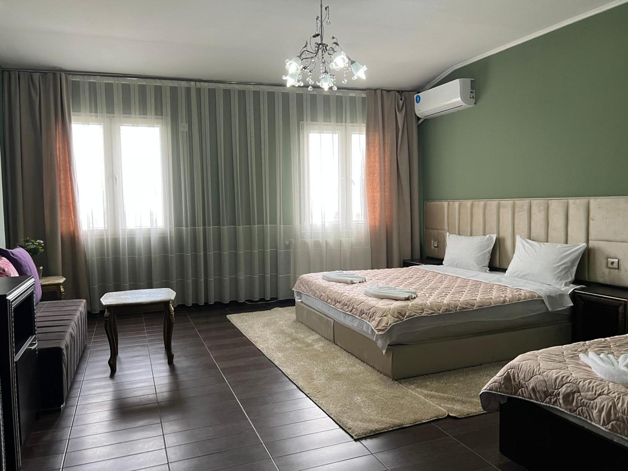 טטובו Hotel Yal Restaurant מראה חיצוני תמונה